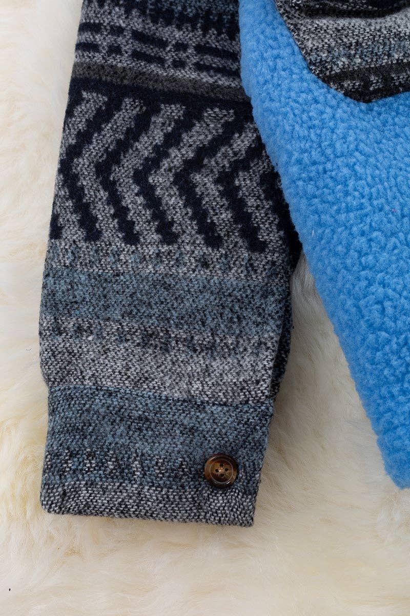 💎Sky blue sherpa shacket w/gray geometric sleeves